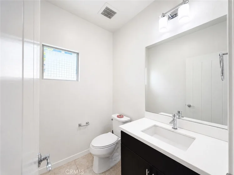 46 Finch photo 19