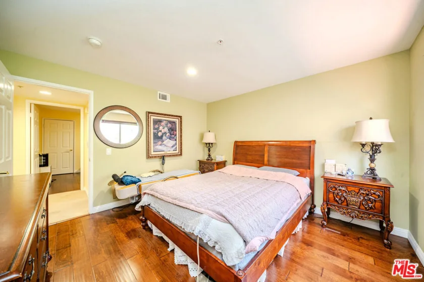 456 Shatto Place #18 photo 7