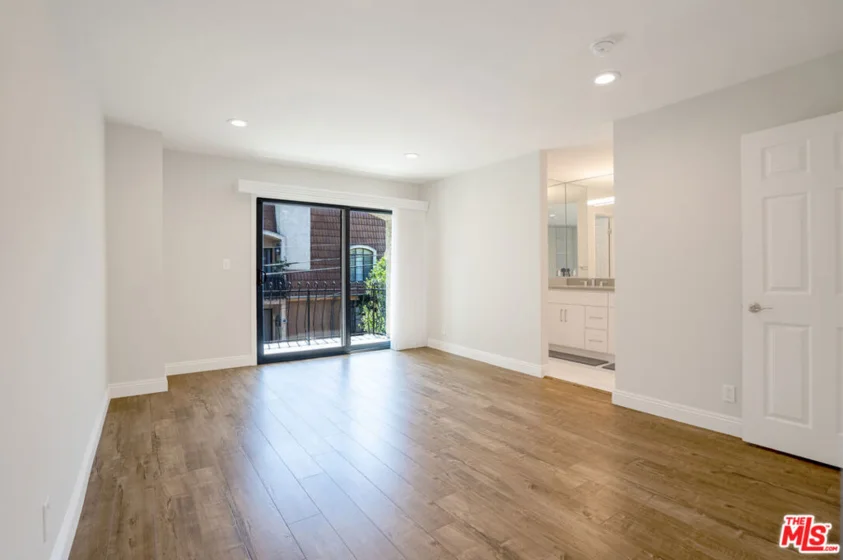4368 W 8th Street #17 photo 20