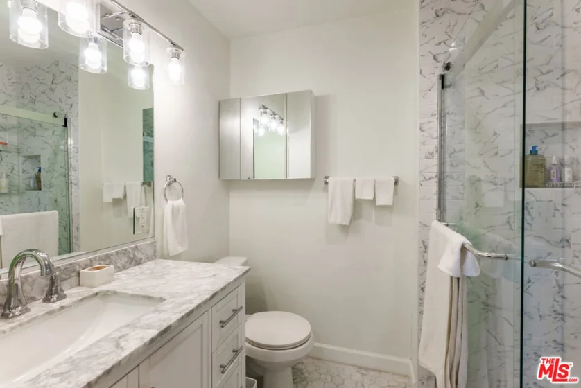 100 S Doheny Drive #811 photo 3