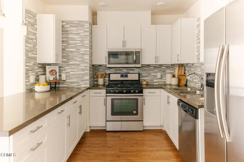 124 W Colorado Street #501 photo 37