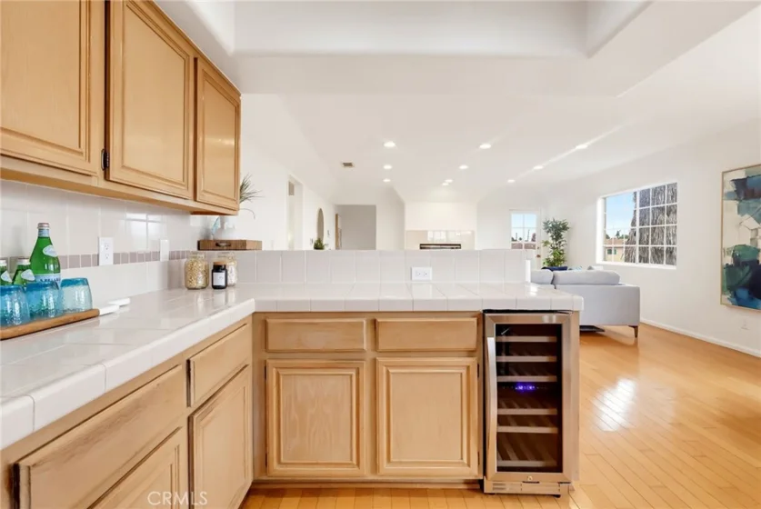 1073 W 9th Street #202 photo 20