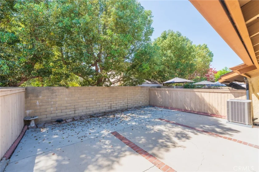 970 S Laurelwood photo 28