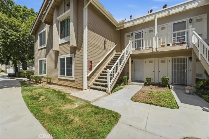 3859 Thorncroft Lane #E photo 30