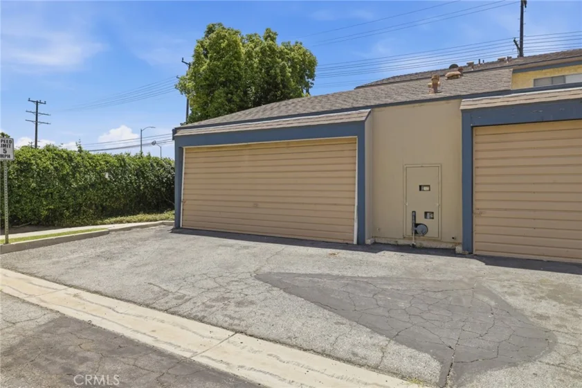 16717 Vanowen Street photo 25