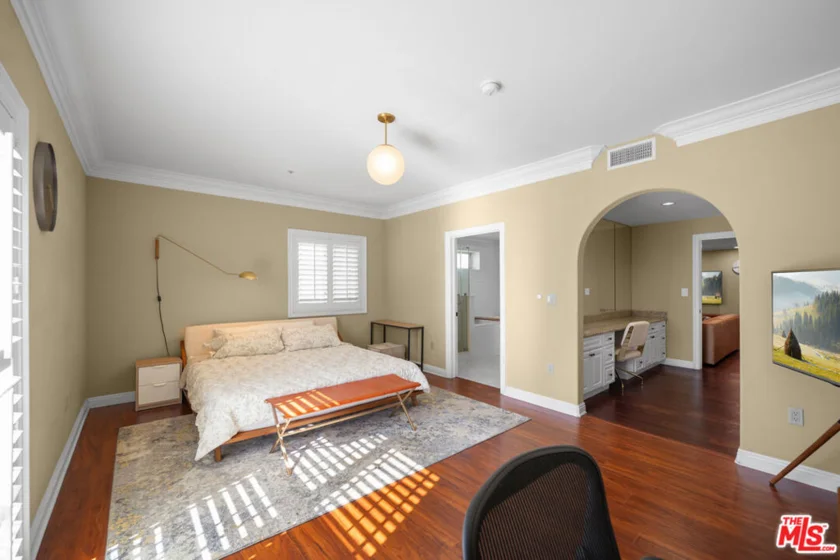 837 Crenshaw Boulevard #204 photo 17