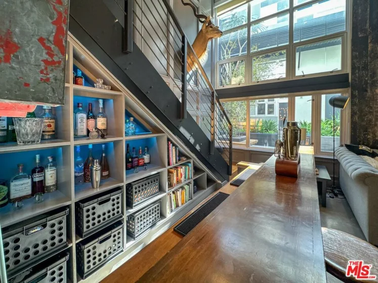 1037 N Laurel Avenue #10 photo 23