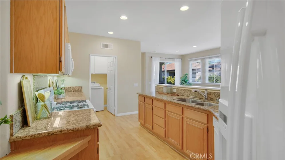 329 Rathbourne photo 11