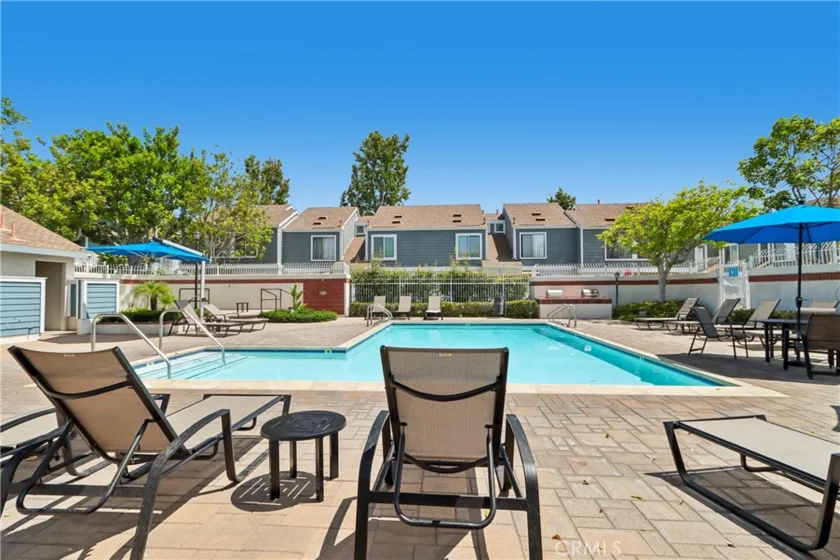73 Bentwood Lane photo 38