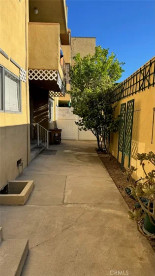 6225 Coldwater Canyon Avenue #117 photo 2