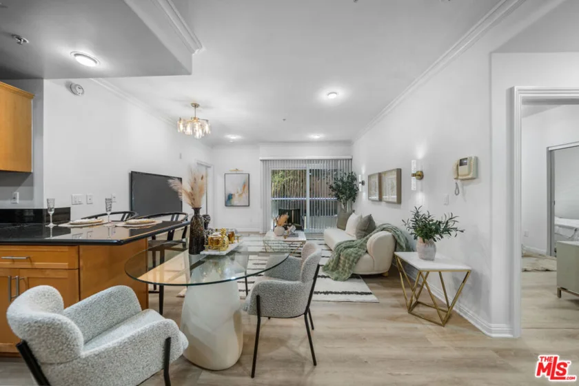 1128 S Serrano Avenue #104 photo 12
