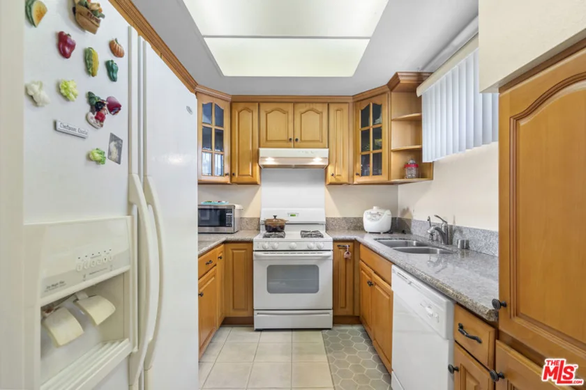 729 S Hobart Boulevard #40 photo 9