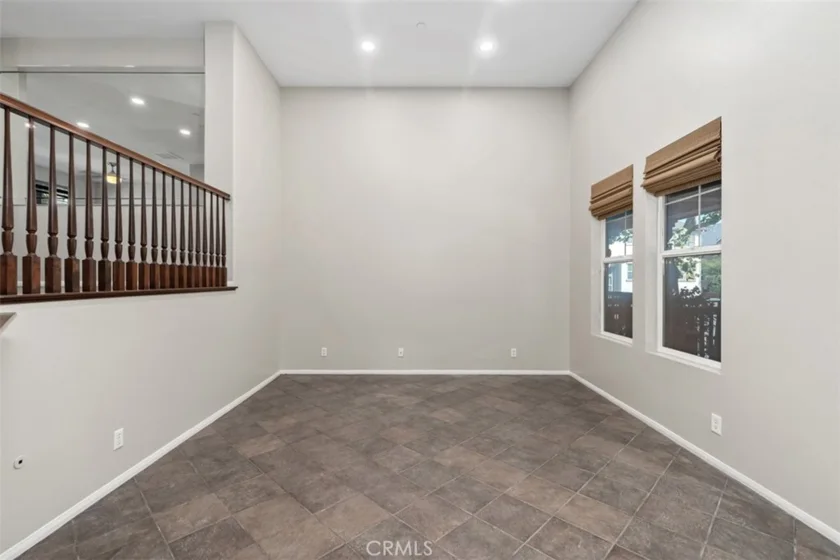 2056 Owens photo 15