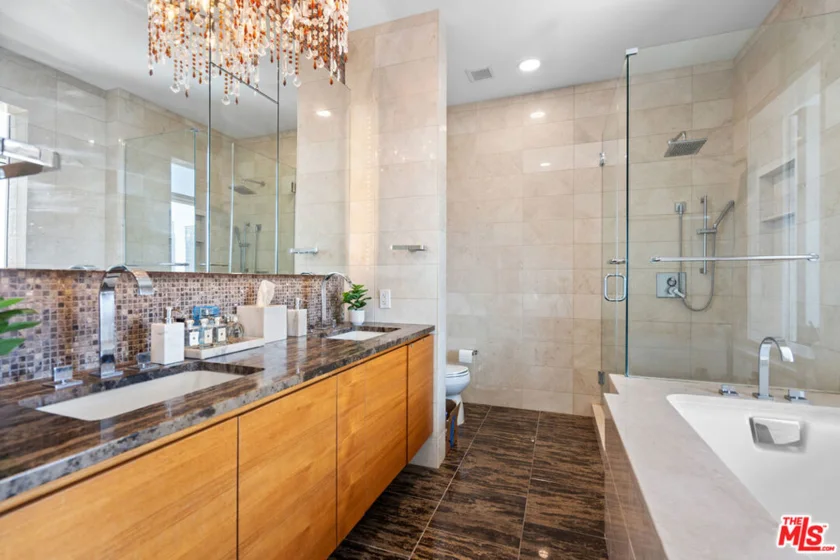900 W Olympic Boulevard #32G photo 18