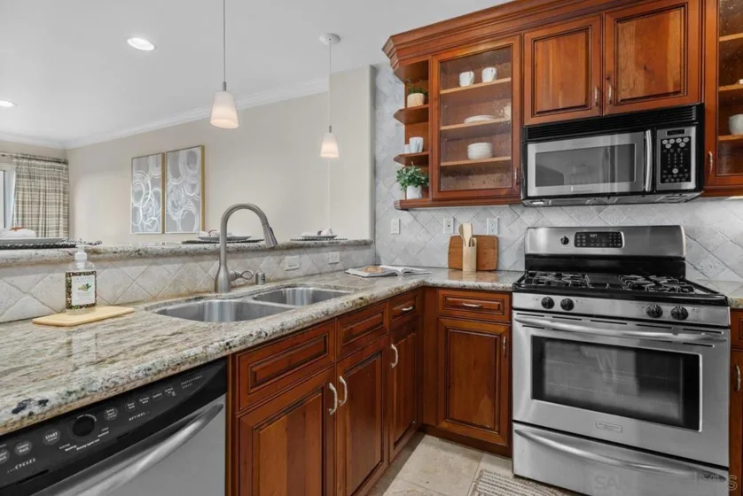 7411 Herschel #3F photo 8