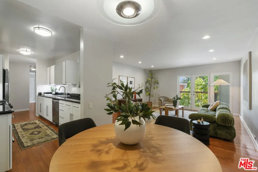 330 S Barrington Avenue #201 photo 6