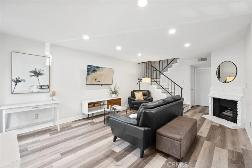 2176 Santa Fe Avenue #20 photo 1