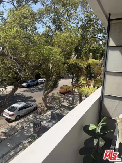 1328 Havenhurst Drive #202 photo 39