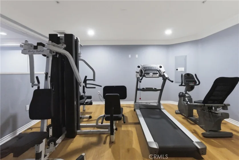 4733 Elmwood Avenue #203 photo 28