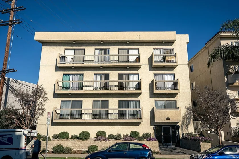 1818 Glendon Avenue #203 photo 1