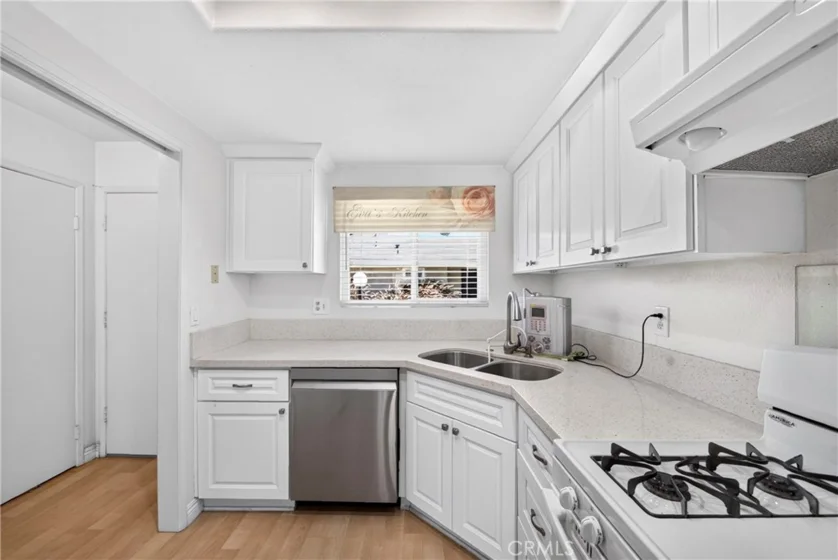 12114 Stonegate Lane photo 6