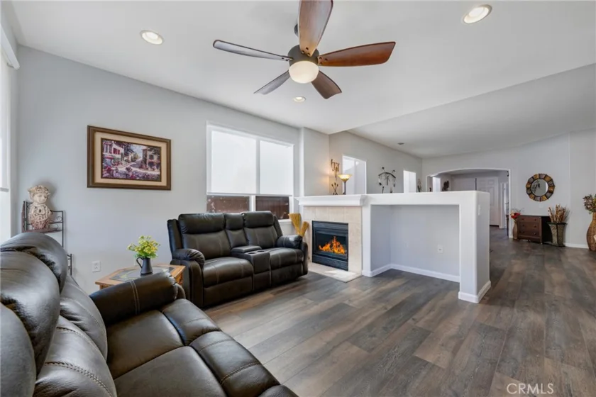 39416 Cardiff Avenue photo 19