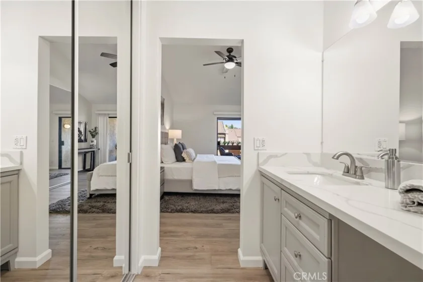 5800 Owensmouth Avenue #14 photo 13