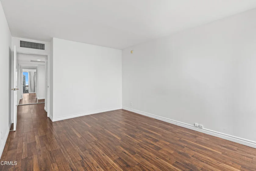 800 W 1st Street #2107 photo 8