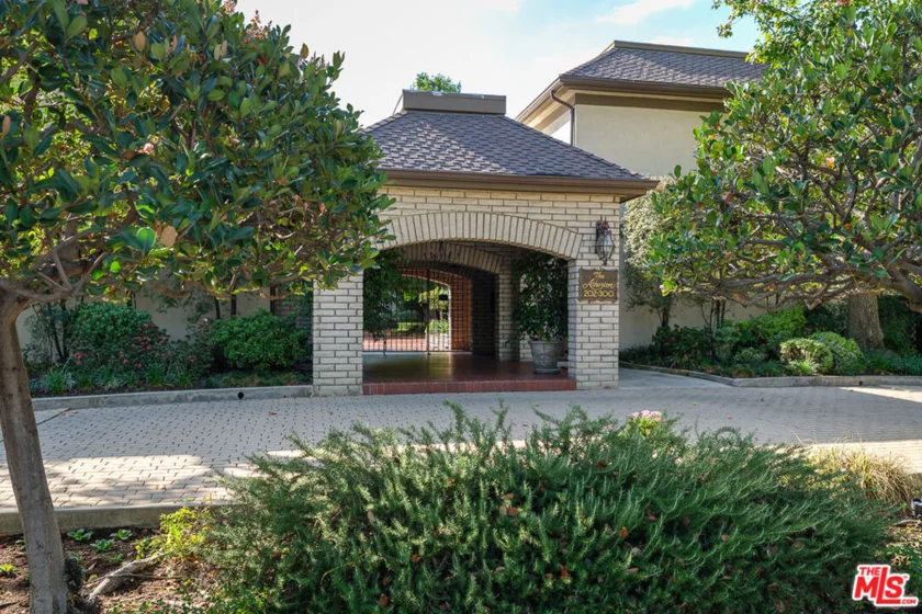 240 Palmetto Drive photo 1