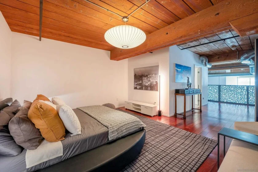 530 S Hewitt Street #131 photo 34
