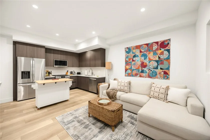 150 S Oak Knoll Avenue #104 photo 3