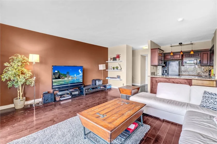 969 Hilgard Avenue #706 photo 4