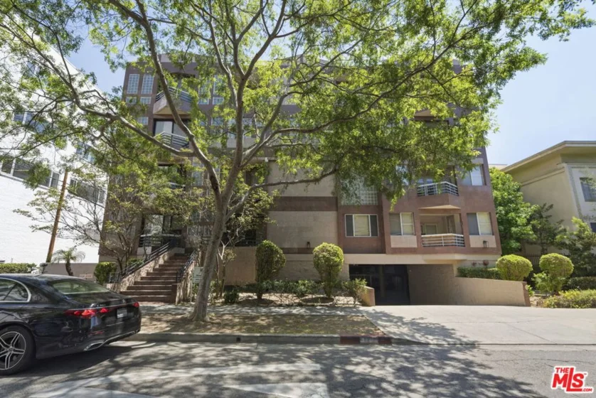 120 S Crescent Drive #104 photo 34