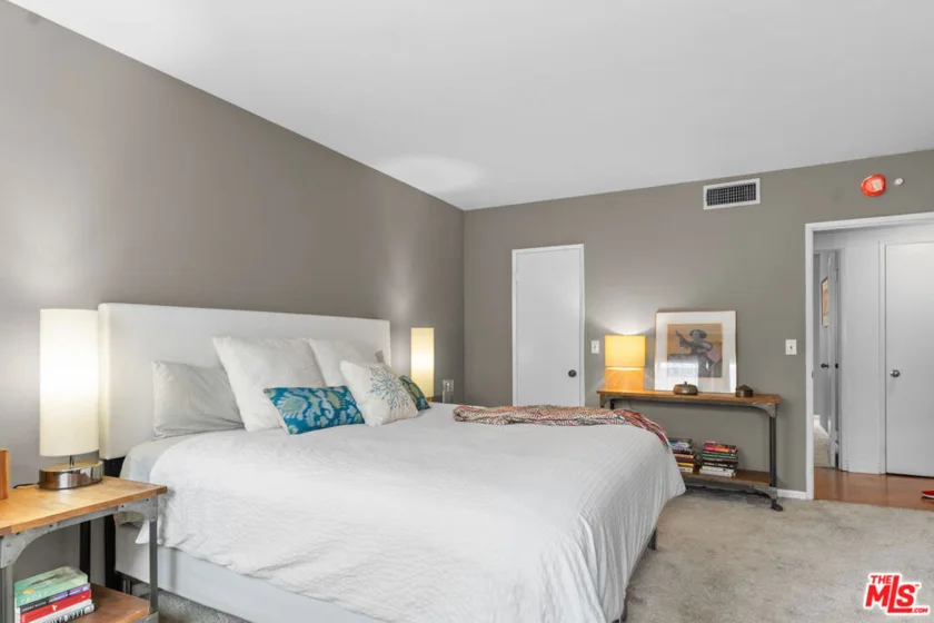 1828 Barry Avenue #4 photo 23