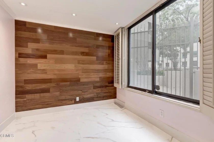 121 S Hope Street #11 photo 9