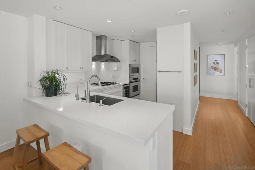 1199 Pacific Hwy #306 photo 13