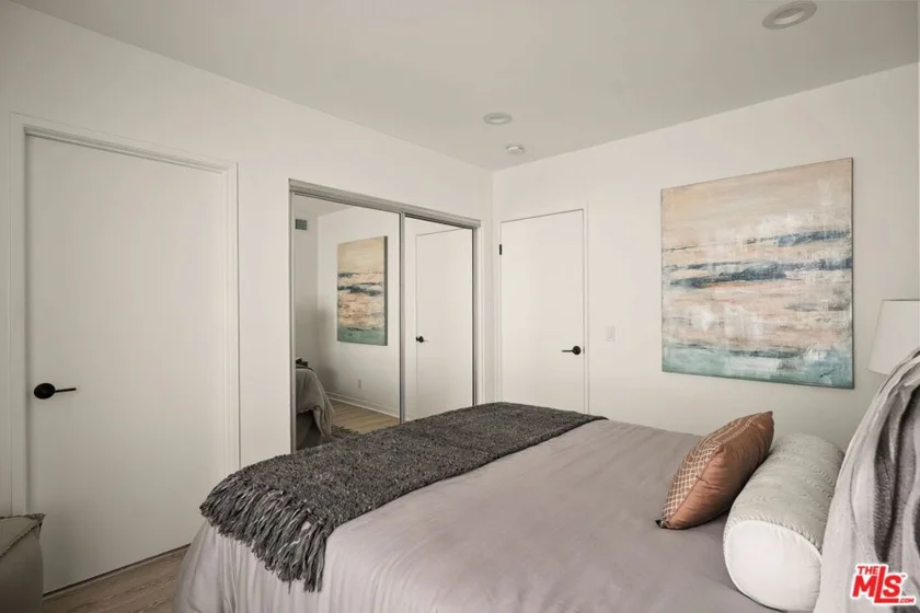 1617 S Beverly Glen Boulevard #404 photo 10
