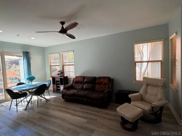 9216 Calmante Lane photo 4