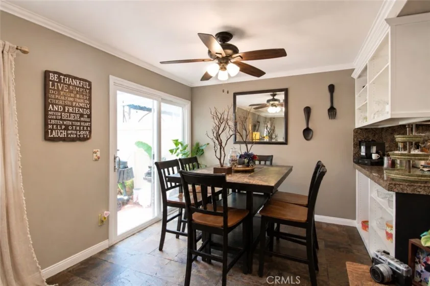 5406 Villa Way photo 1