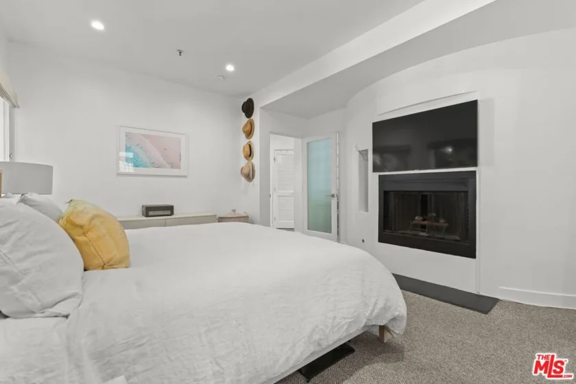 2913 3rd Street #306 photo 13