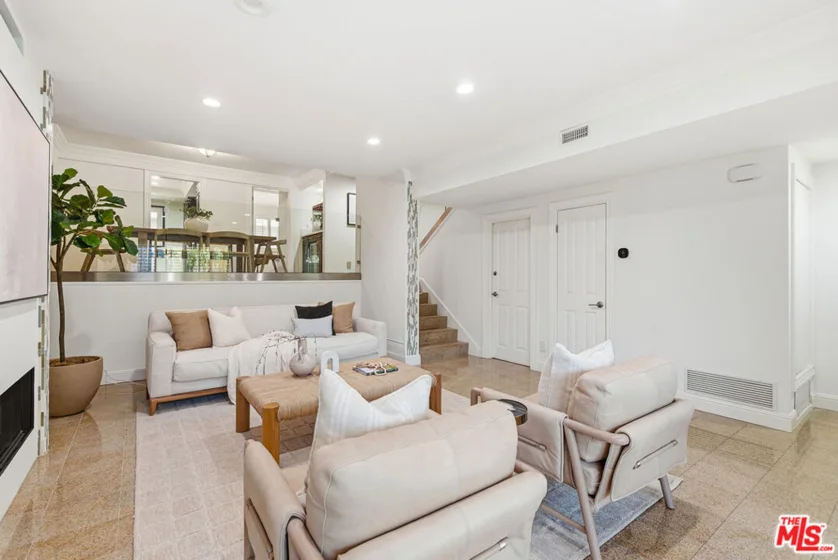 13233 Fiji Way #H photo 4