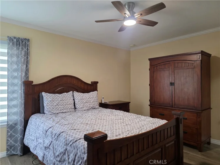 11043 Sherman Way photo 3