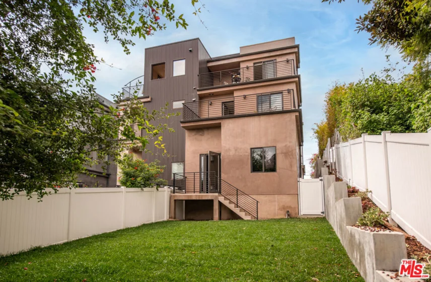 1882 Lucretia Avenue photo 28