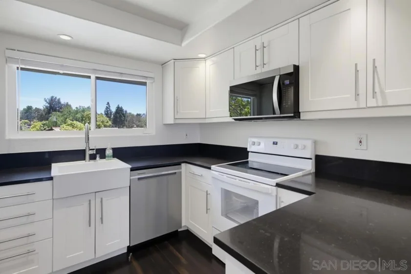 16238 Avenida Venusto #E photo 40