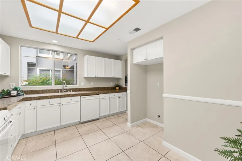 3509 E Berkshire Court photo 9