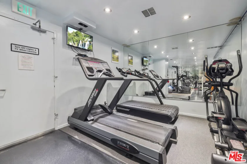 10701 Wilshire Boulevard #2202 photo 40