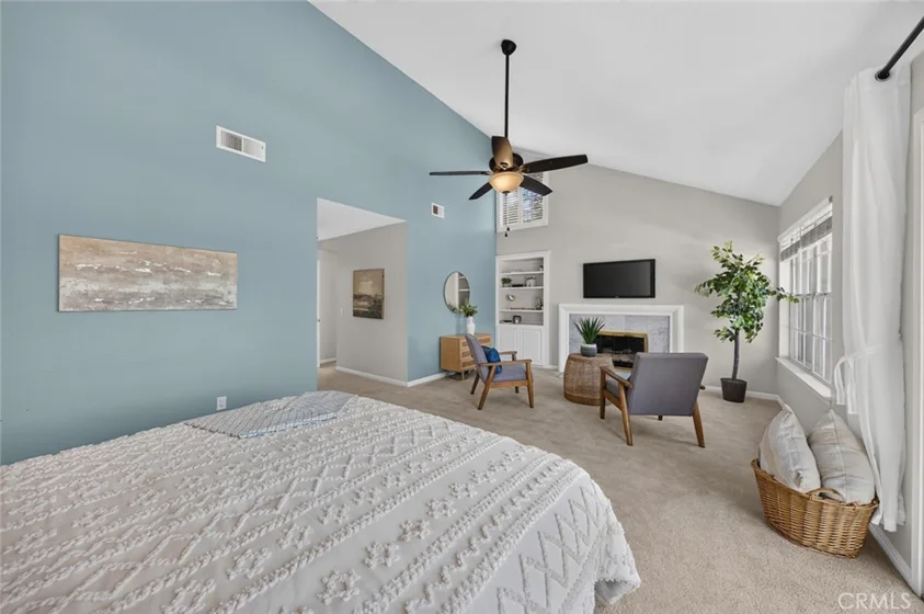 421 Burlington Court #101 photo 31