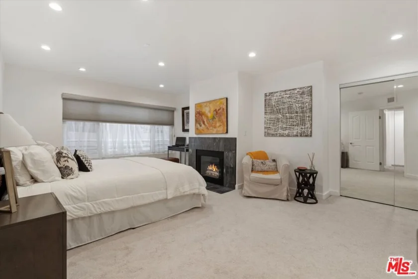 1160 Granville Avenue #108 photo 22