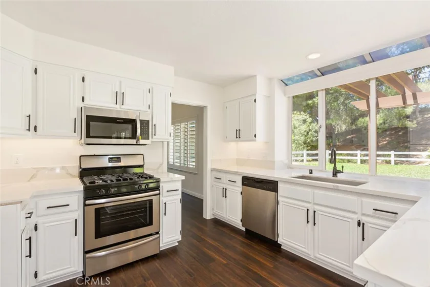 30042 Calle Halcon photo