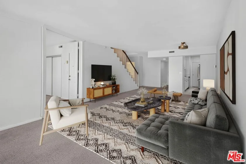 540 Kelton Avenue #306 photo 3